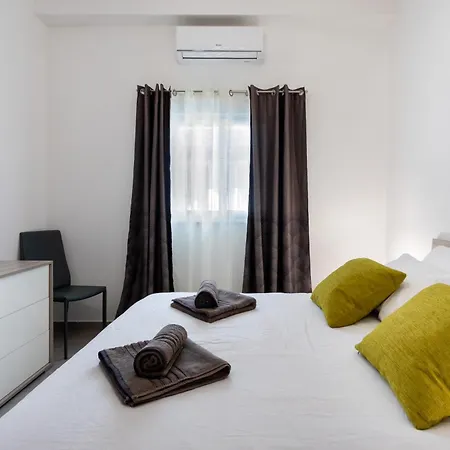 Close To Uni, Sliema & Mater Dei Lejlighed