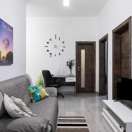 Central Close To Uni, Sliema & Mater Dei