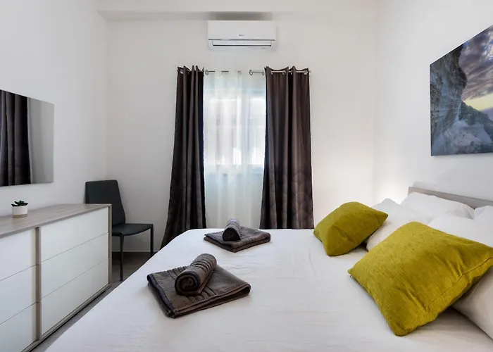 Close To Uni, Sliema & Mater Dei Daire